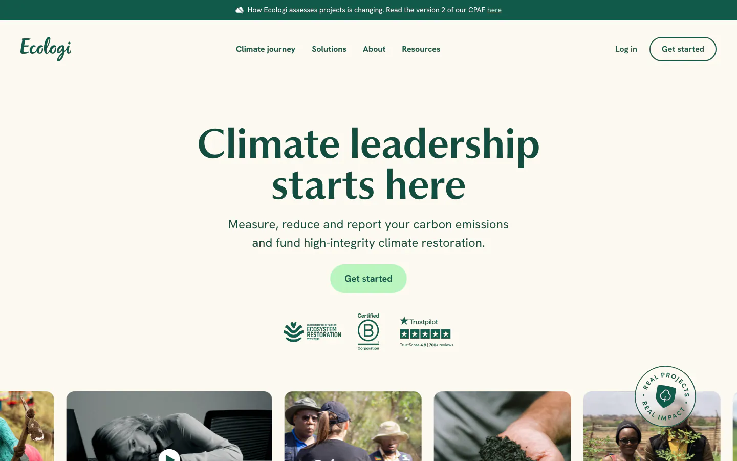 Página de inicio de Ecologi sobre acción climática, con un mensaje de liderazgo climático e imágenes de proyectos.